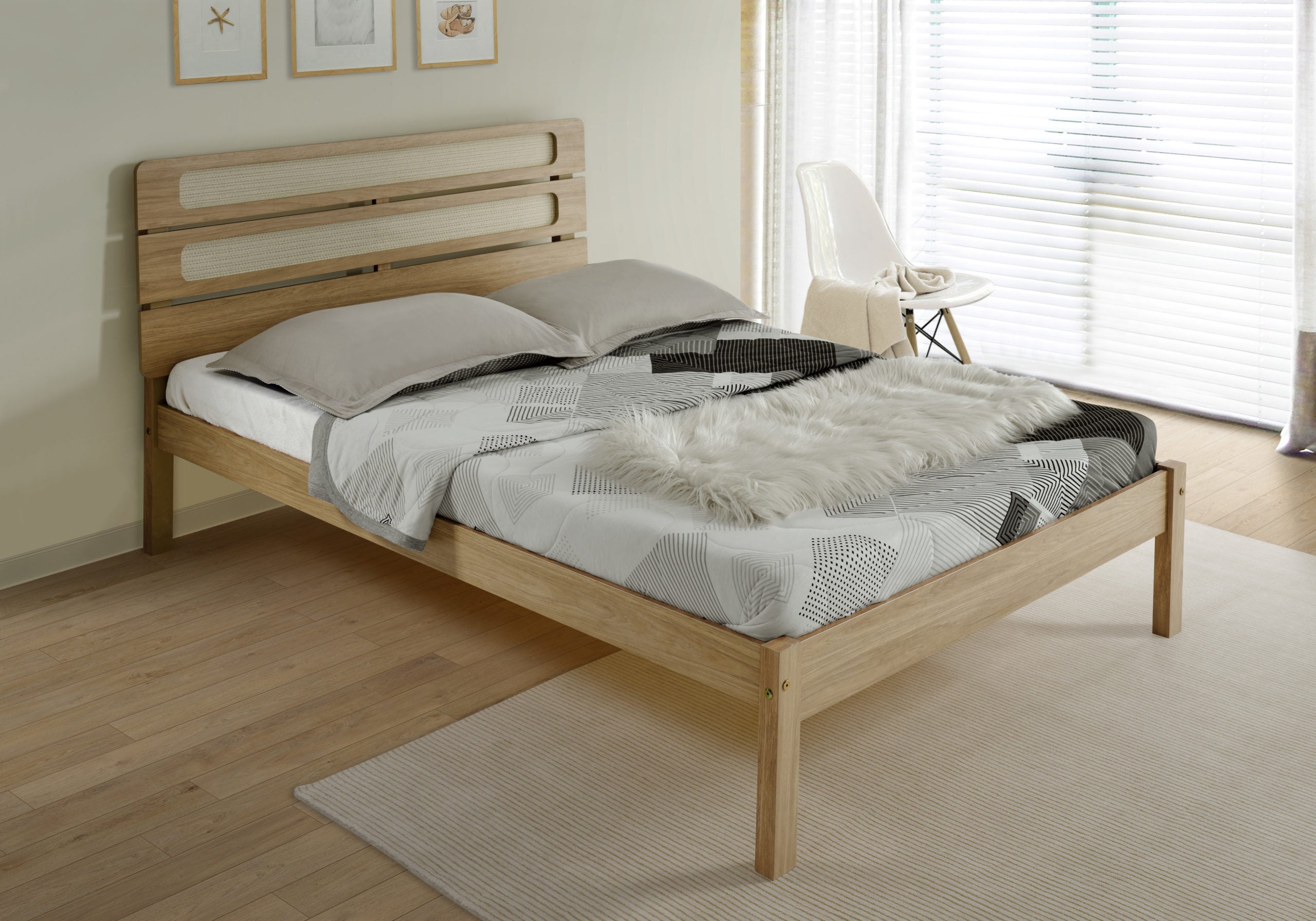 SANTANA 4'6" BED - LIGHT OAK/RATTAN EFFECT